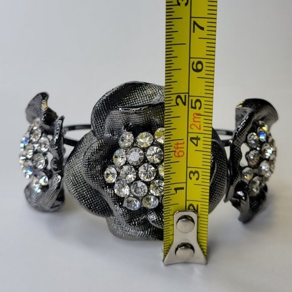 Sparkling Crystal Cuff Hematite Bracelet - Picture 10 of 15